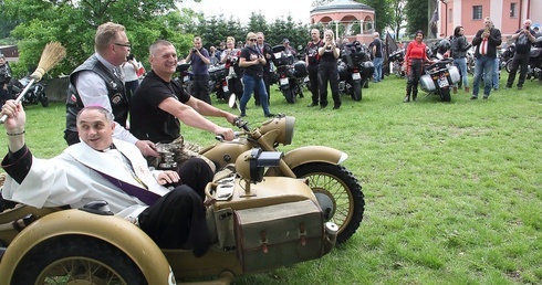 Motocyklem ku… zbawieniu. IV Pielgrzymka Motocyklistów do Skrzatusza