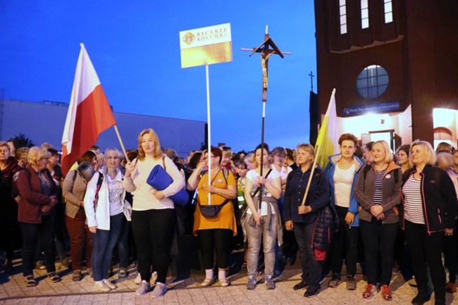 Nocna Pielgrzymka Kobiet do Starej Błotnicy