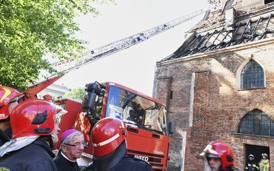 Pożar kościoła świętych Piotra i Pawła w Gdańsku - świątynia uratowana