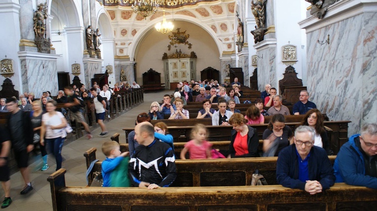 Pielgrzymka Noworudzian do Barda Śląskiego - cz. 01