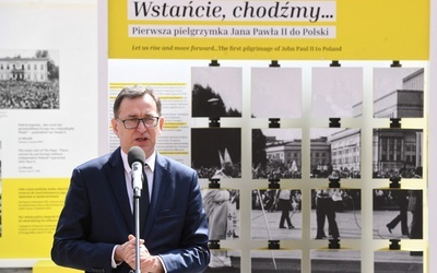 W Warszawie otwarto wystawę nt. pierwszej pielgrzymki papieża do Polski