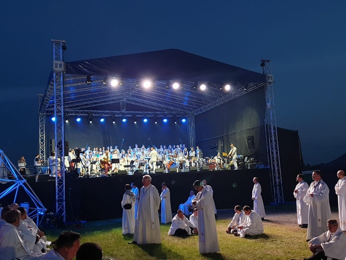 Młodzież z archidiecezji wrocławskiej na Lednicy