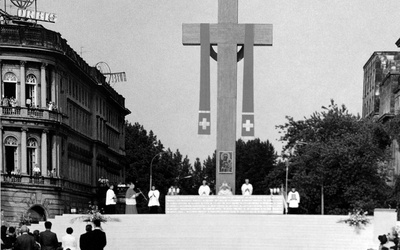 Msza św. na Placu Zwycięstwa w Warszawie.