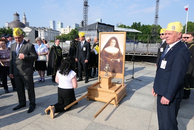 Pielgrzymka z relikwiami błogosławionej nazaretanki 