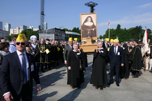 Pielgrzymka z relikwiami błogosławionej nazaretanki 