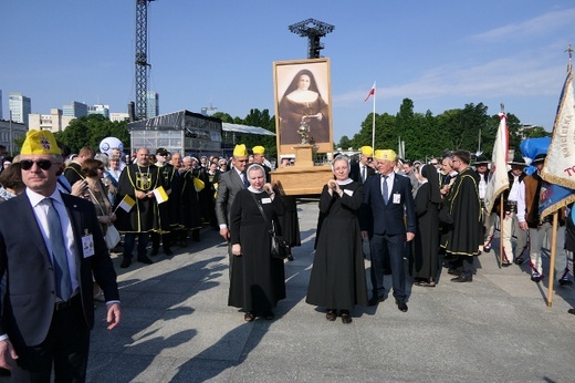 Pielgrzymka z relikwiami błogosławionej nazaretanki 