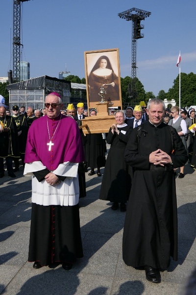 Pielgrzymka z relikwiami błogosławionej nazaretanki 