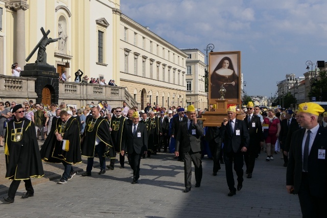 Pielgrzymka z relikwiami błogosławionej nazaretanki 