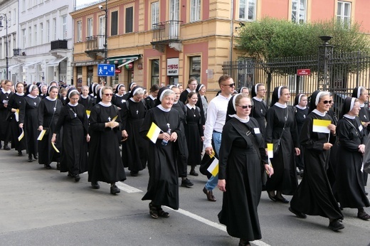 Pielgrzymka z relikwiami błogosławionej nazaretanki 