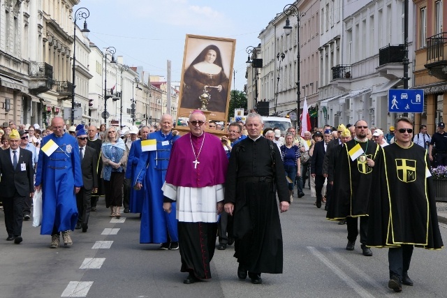 Pielgrzymka z relikwiami błogosławionej nazaretanki 