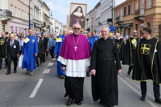 Pielgrzymka z relikwiami błogosławionej nazaretanki 