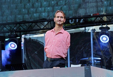 Nick Vujicic we Wrocławiu: chciałbym mieć ręce i nogi, ale najważniejsza jest moja dusza