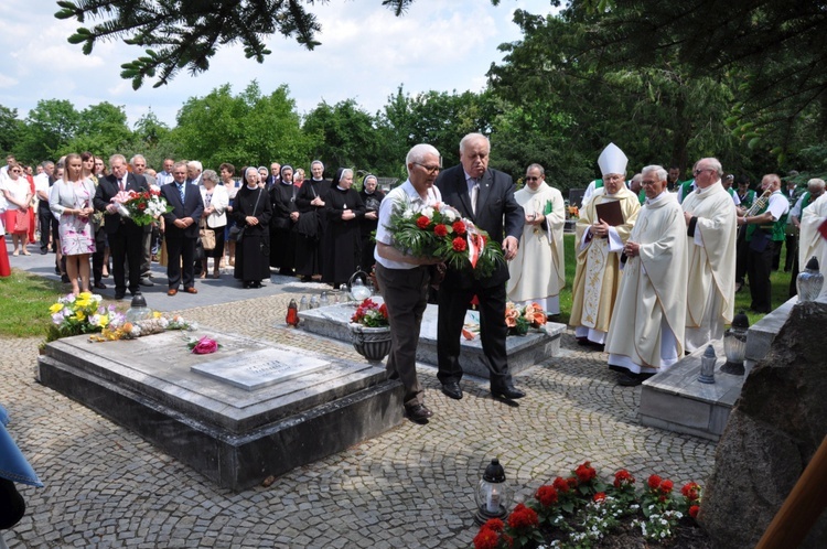 Jubileusz kapłański i upamiętnienie mieszkańców Rumna w Ścinawie Małej