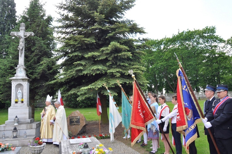 Jubileusz kapłański i upamiętnienie mieszkańców Rumna w Ścinawie Małej