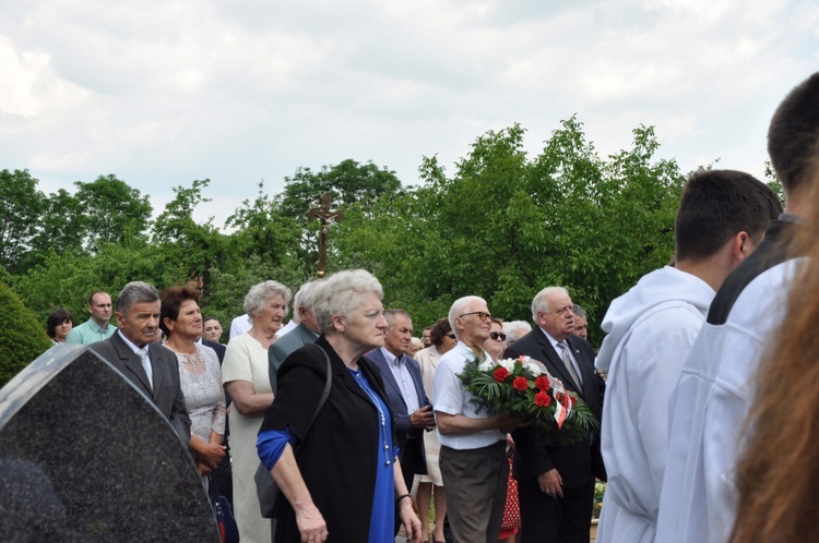 Jubileusz kapłański i upamiętnienie mieszkańców Rumna w Ścinawie Małej