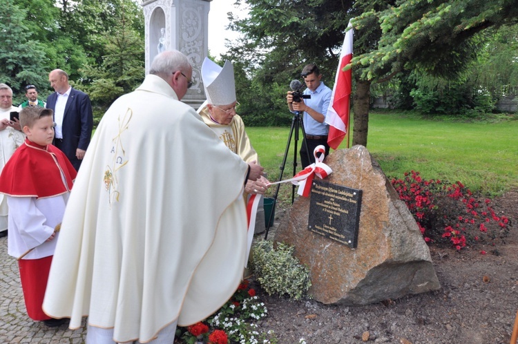 Jubileusz kapłański i upamiętnienie mieszkańców Rumna w Ścinawie Małej