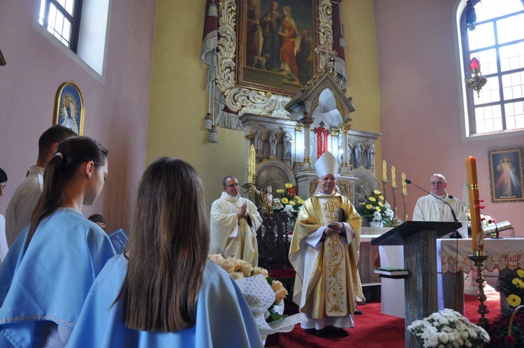 Jubileusz kapłański i upamiętnienie mieszkańców Rumna w Ścinawie Małej