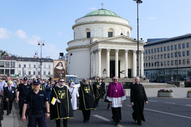 Pielgrzymka z relikwiami błogosławionej nazaretanki 