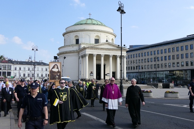 Pielgrzymka z relikwiami błogosławionej nazaretanki 