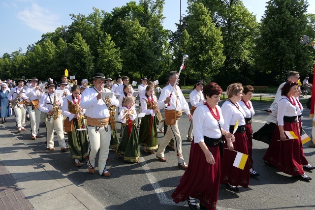 Pielgrzymka z relikwiami błogosławionej nazaretanki 