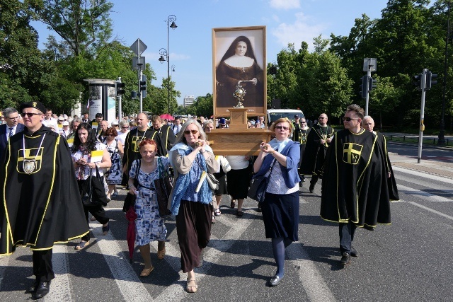 Pielgrzymka z relikwiami błogosławionej nazaretanki 