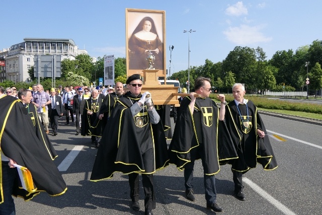 Pielgrzymka z relikwiami błogosławionej nazaretanki 