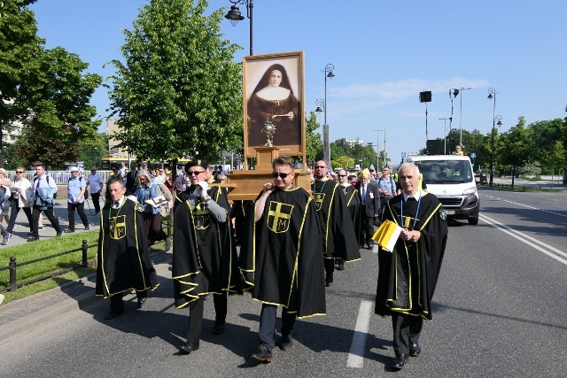 Pielgrzymka z relikwiami błogosławionej nazaretanki 