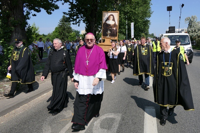 Pielgrzymka z relikwiami błogosławionej nazaretanki 