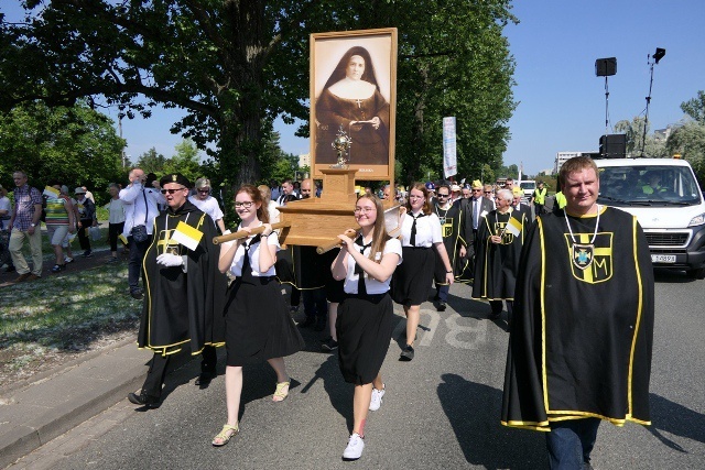 Pielgrzymka z relikwiami błogosławionej nazaretanki 