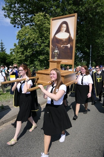 Pielgrzymka z relikwiami błogosławionej nazaretanki 