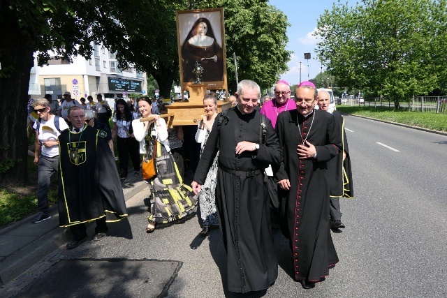 Pielgrzymka z relikwiami błogosławionej nazaretanki 