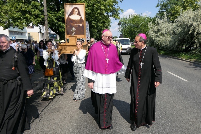 Pielgrzymka z relikwiami błogosławionej nazaretanki 