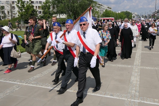 Pielgrzymka z relikwiami błogosławionej nazaretanki 