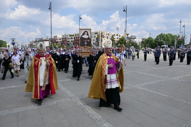 Pielgrzymka z relikwiami błogosławionej nazaretanki 