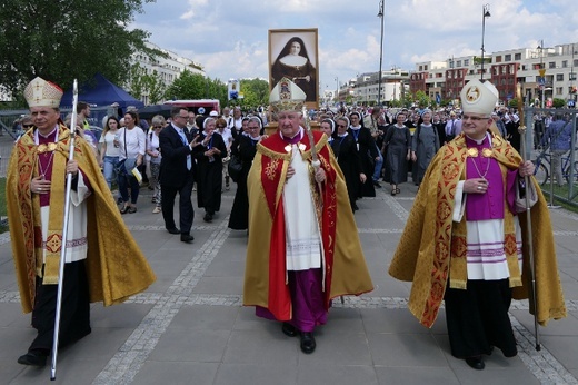 Pielgrzymka z relikwiami błogosławionej nazaretanki 