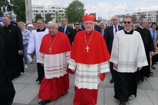 Pielgrzymka z relikwiami błogosławionej nazaretanki 