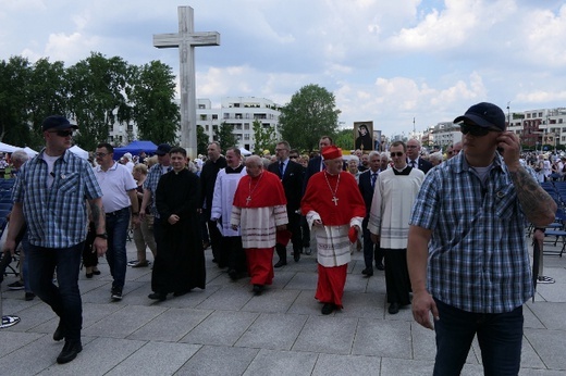 Pielgrzymka z relikwiami błogosławionej nazaretanki 