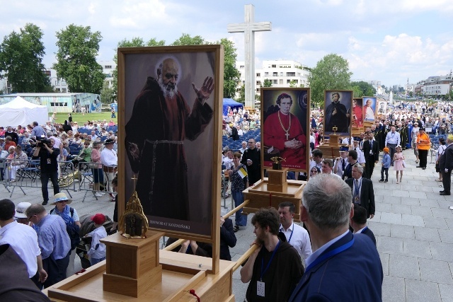 Pielgrzymka z relikwiami błogosławionej nazaretanki 