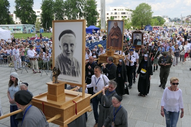 Pielgrzymka z relikwiami błogosławionej nazaretanki 