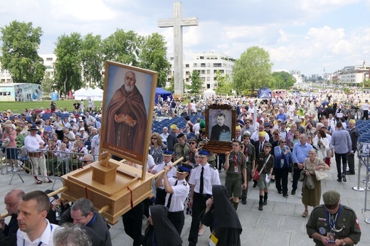 Pielgrzymka z relikwiami błogosławionej nazaretanki 