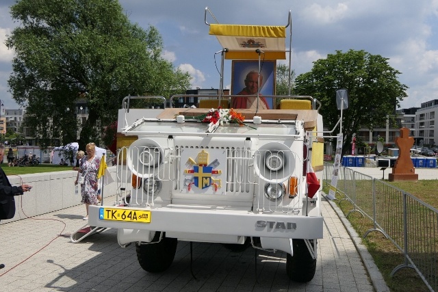 Pielgrzymka z relikwiami błogosławionej nazaretanki 