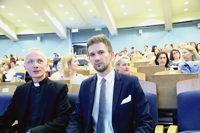 Ks. dr Jerzy Smoleń i Tomasz Ubik na konferencji Ostoi w Nowym Sączu