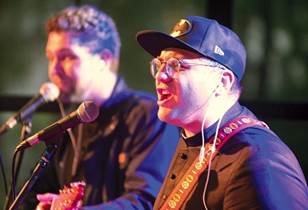 ◄	Koncerty kapłańskiego zespołu to nie tylko występy, ale przede wszystkim ewangelizacja i uwielbienie Pana Boga.