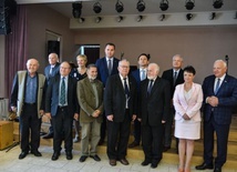 W spotkaniu wzięli udział m.in. parlamentarzyści Sejmu X kadencji, wybrani 4 czerwca 1989 roku.