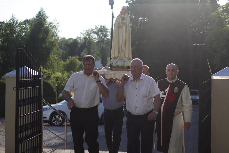 Heroldowie Ewangelii w Żdżarach