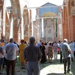 Msza św. w ruinach kościoła św. Mikołaja w Głogowie