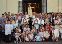 Na spotkanie z Matką Bożą i Heroldami Ewangelii przybyly rodziny apostolatu i wierni z Łęgonic i Żdżar.