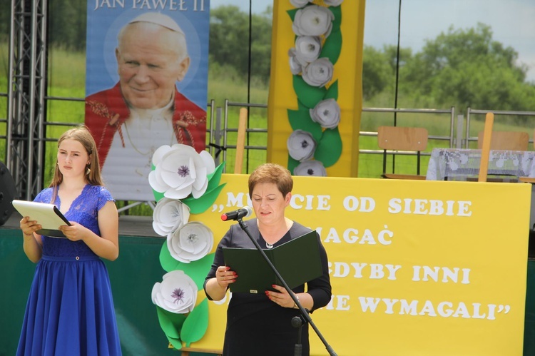 Gorzejowa - Jaworze Górne: Nadanie szkole imienia św. Jana Pawła II