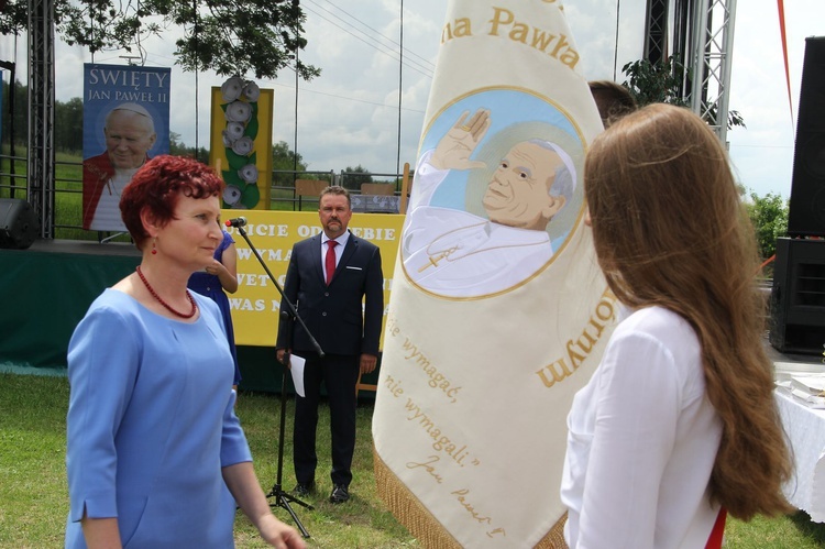 Gorzejowa - Jaworze Górne: Nadanie szkole imienia św. Jana Pawła II