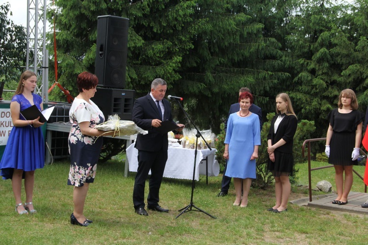 Gorzejowa - Jaworze Górne: Nadanie szkole imienia św. Jana Pawła II